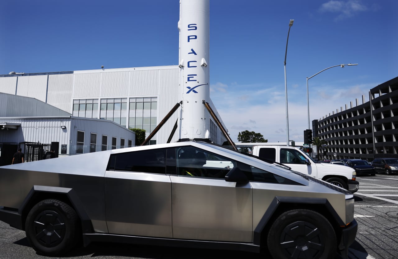 Why investors should be skeptical of a potential Tesla-SpaceX merger — MarketWatch, Seoul Business news